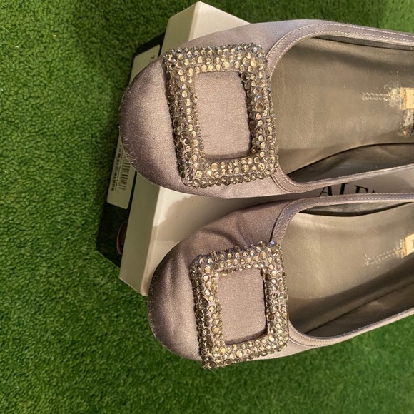 Alfani grey satin embellished flats 7.5 - Picture 3 of 7
